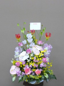 散髪屋さんのオープンにいろいろな春のお花のオンパレード