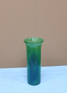 グリーンの花瓶
