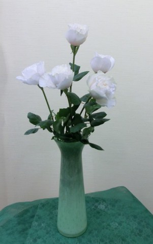 岩田ガラスシリーズ【46】春を彩る若竹色の花瓶02