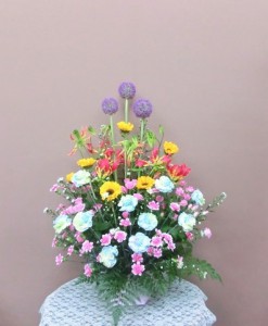 【アレンジメント】引っ越しのお祝いに色とりどりのお花をプレゼント♪01