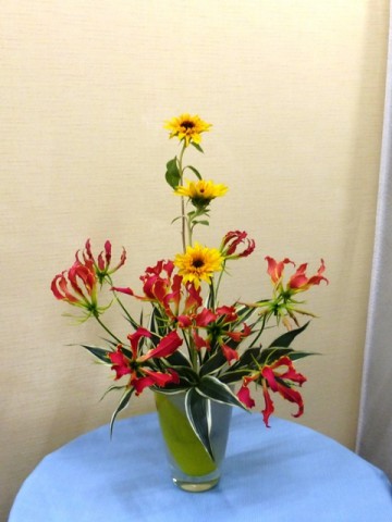 岩田ガラス・黄色いラインの花瓶